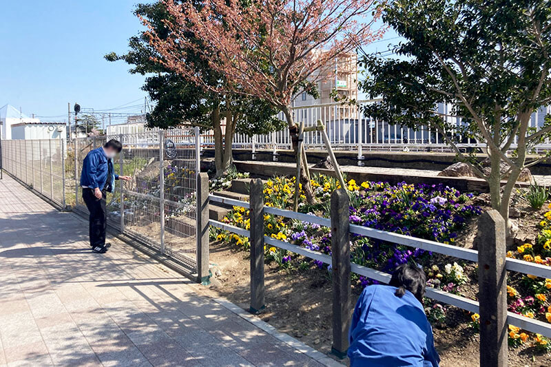 花のリレープロジェクトで除草作業をしてきました！